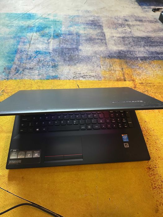 laptop Lenovo E50-70, I3, SSD 240 gb, 8 gb ram, windows 11