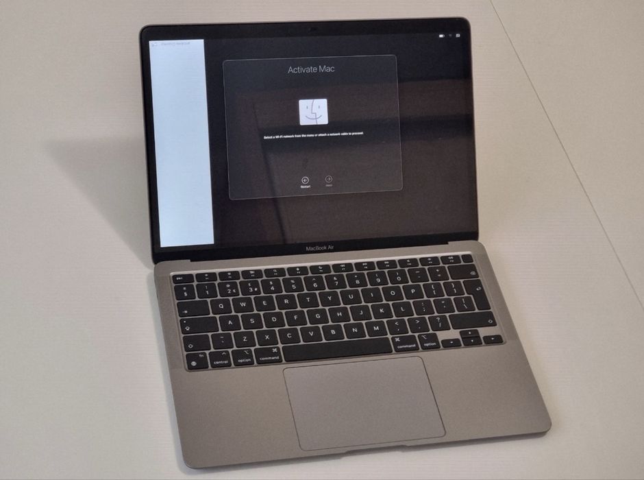 Macbook Air 2020  97% Bateria  8 GB RAM  256 GB