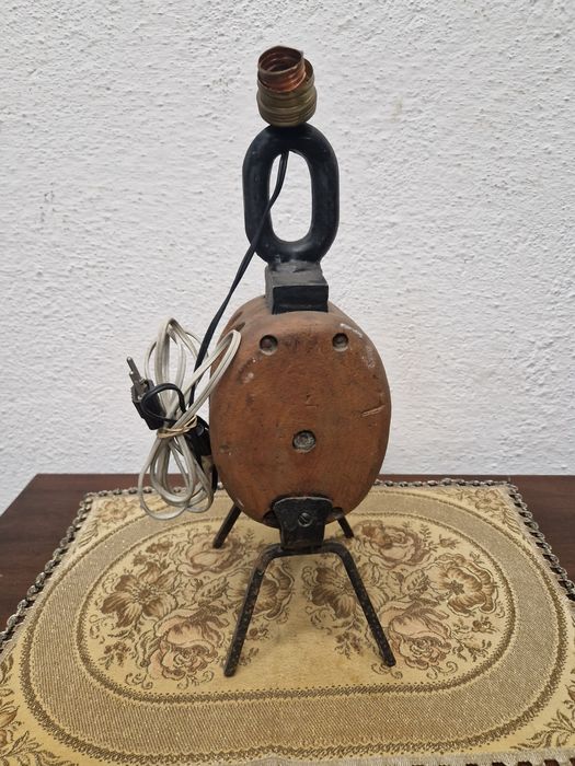 Текелаж лампа с окабеляване