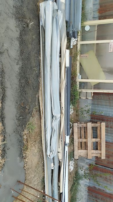 Terasă cu acoperiș retractabil