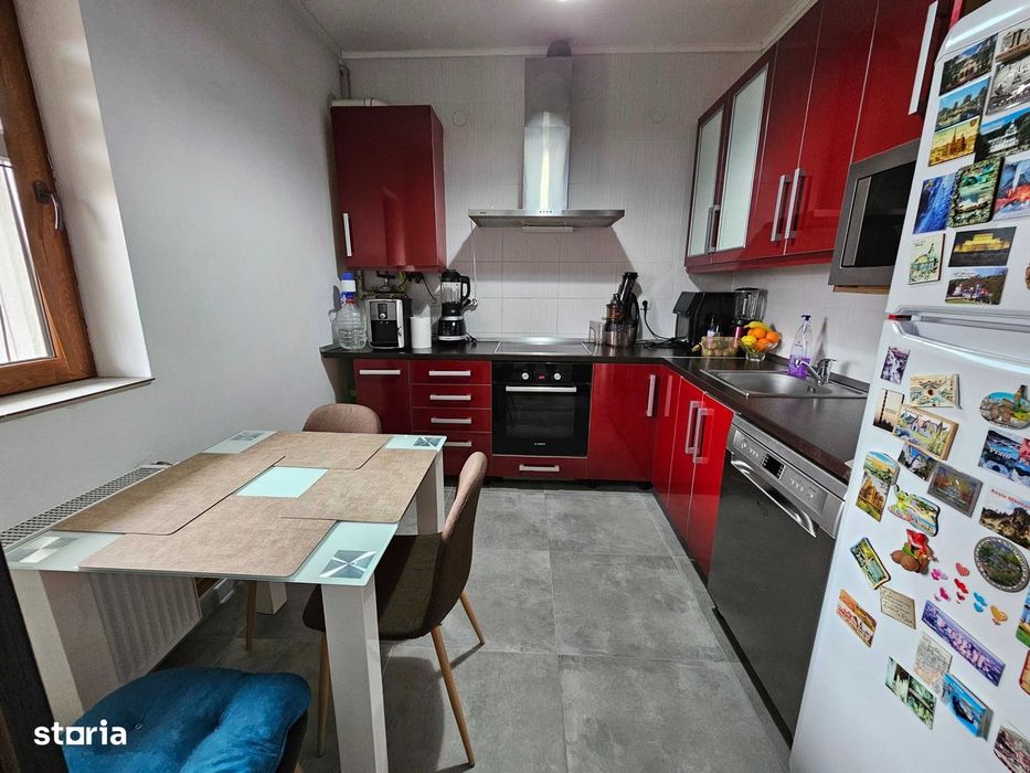 Apartament 3 camere decomandat | Curte proprie | 2 locuri parcare