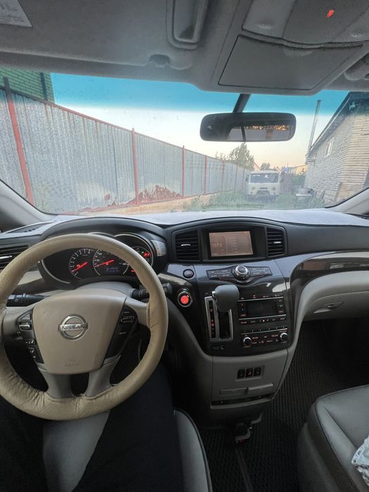 Nissan Quest 2015