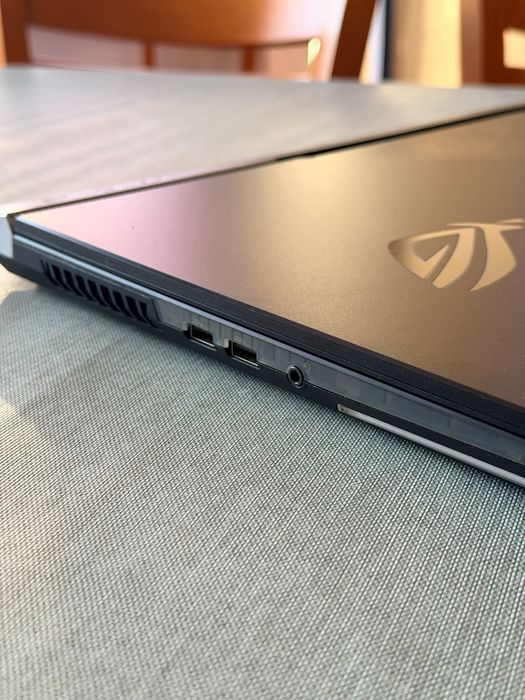 ASUS ROG SCAR 17 Ryzen 9 / RTX 3070 / 32GB / 2TB / 300Hz + ROG Eye S