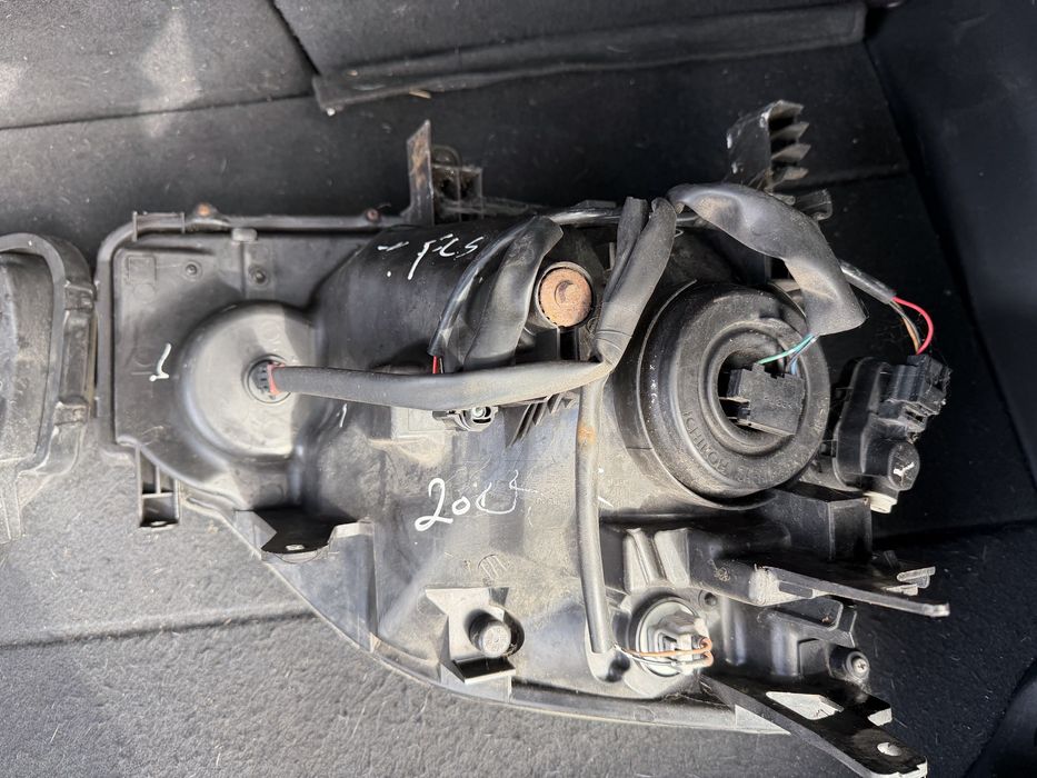 Фарове Nissan X-Trail T31