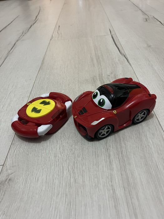 Bburago Junior- Детска писта за игра Ferrari + кола с дистанционно от серията