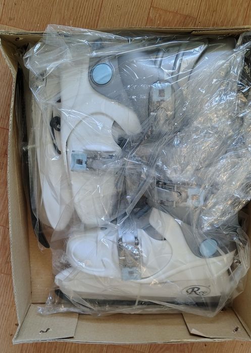 Patine NOI  mărimea 30-33 marca RCO