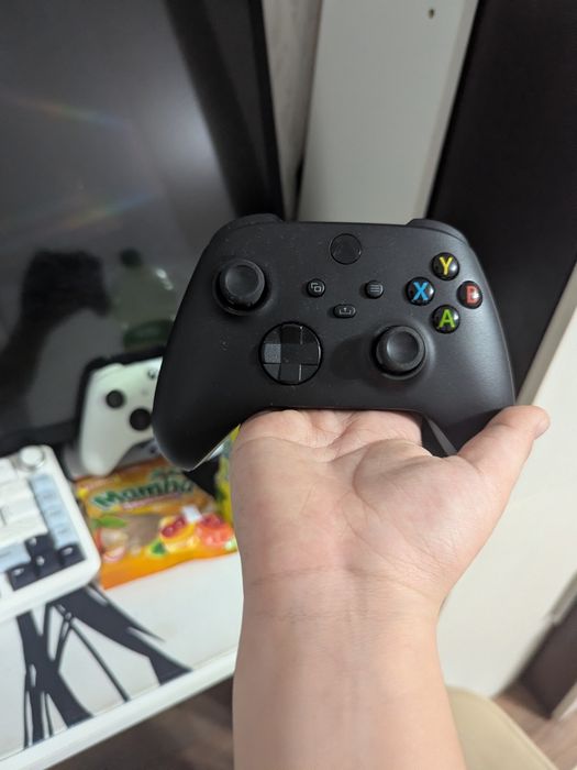 Продам x box series s с коробкой