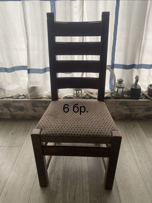 Масивни дървени столове