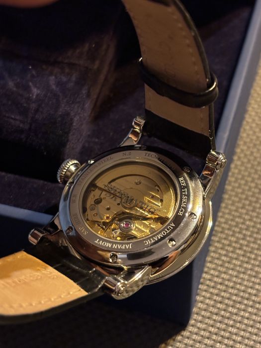 Няколко автоматични часовника