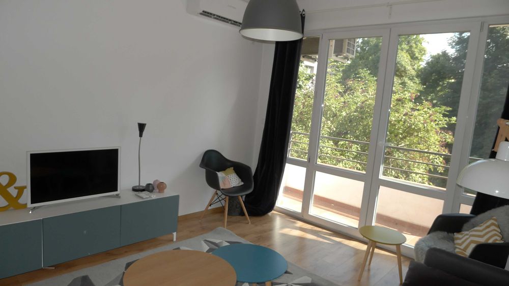 Дава се под наем Тристаен апартамент в София, Център - 76 кв.м за 800 € - Снимка #1