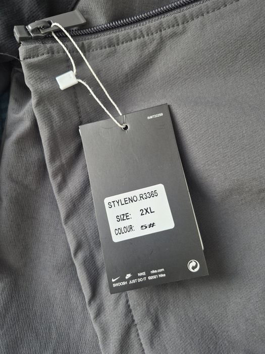 Продается спортивный костюм