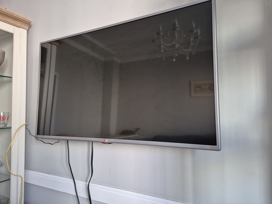 Телевизор LG диагональ 107 см