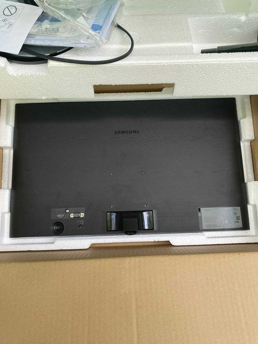 Monitor Gaming LED PLS SAMSUNG S24F350FHU, 23.5", Full HD, 60Hz, negru