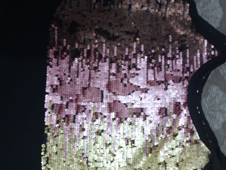 Официален топ с пайети