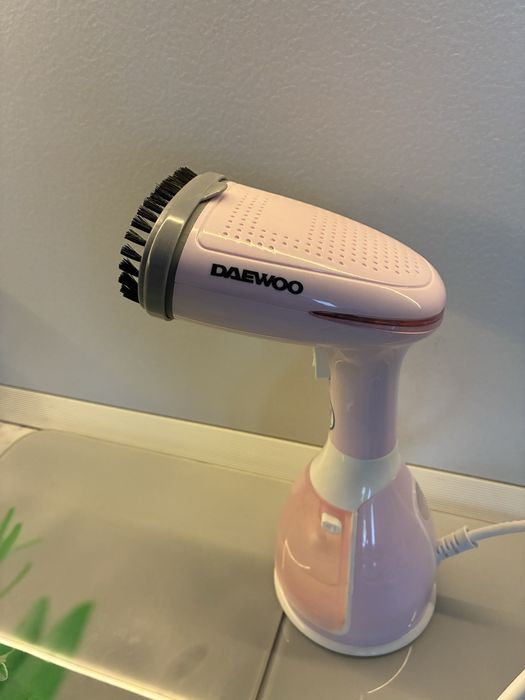 Уред за вертикално гладене с пара Daewoo DGS1500PK, 1500 W, 280 мл, Пара 60 гр/мин, Бял/Розов
