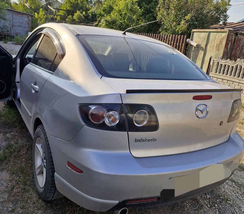 Продам  автомобиль Mazda 3