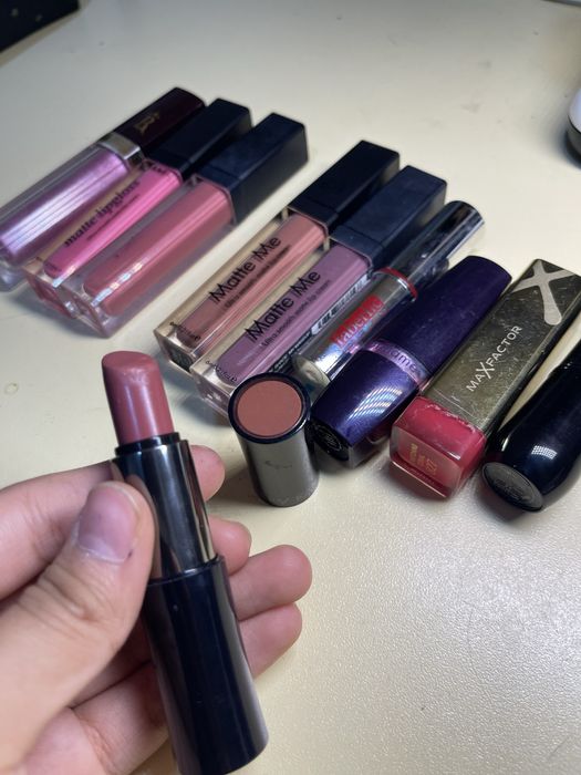 помада все за 1000