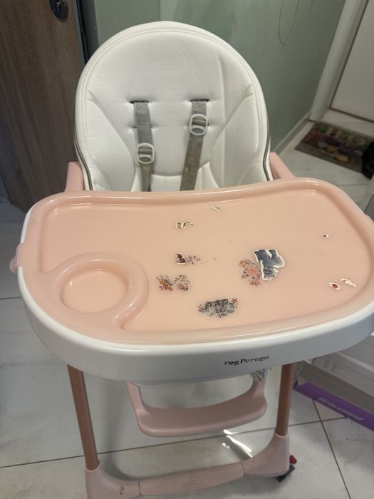 Столче шезлонг за хранене на дете