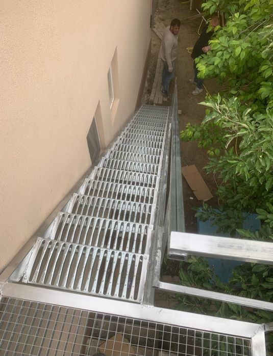 Scări metalice galvanizate