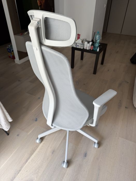 Vând set birou și scaun gaming IKEA (HUVUDSPELARE + MATCHSPEL)