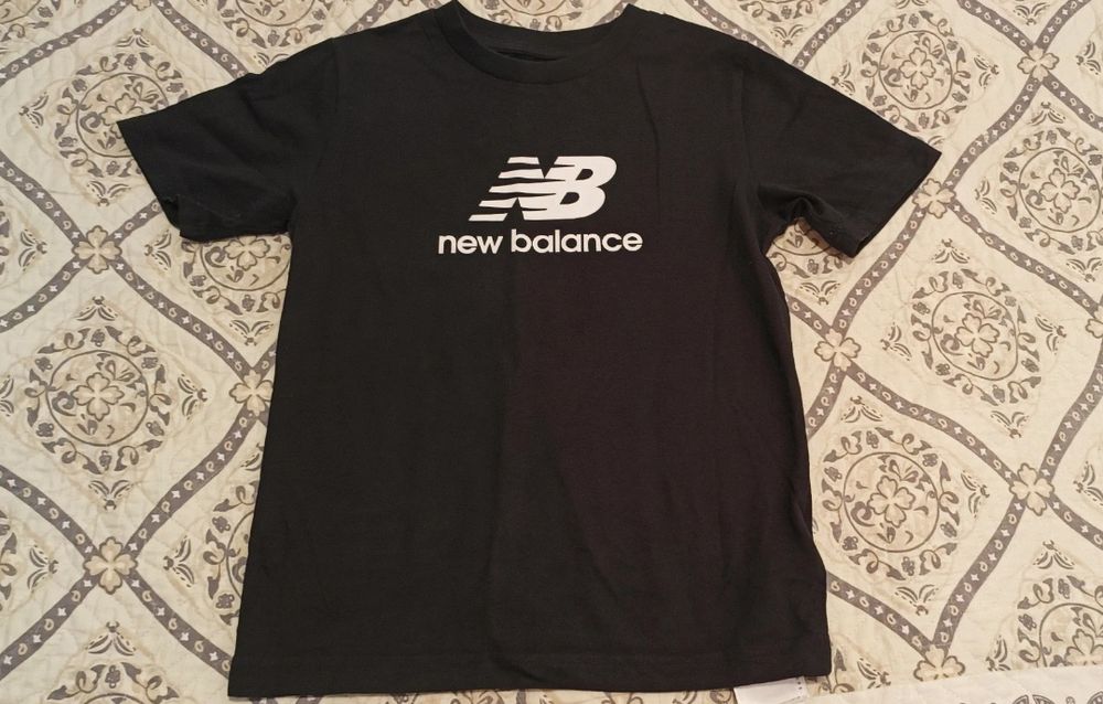 Tricou negru New balance , măsura  S