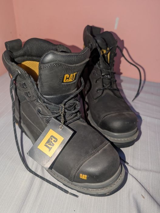 Bocanci de lucru Canterpillar noi