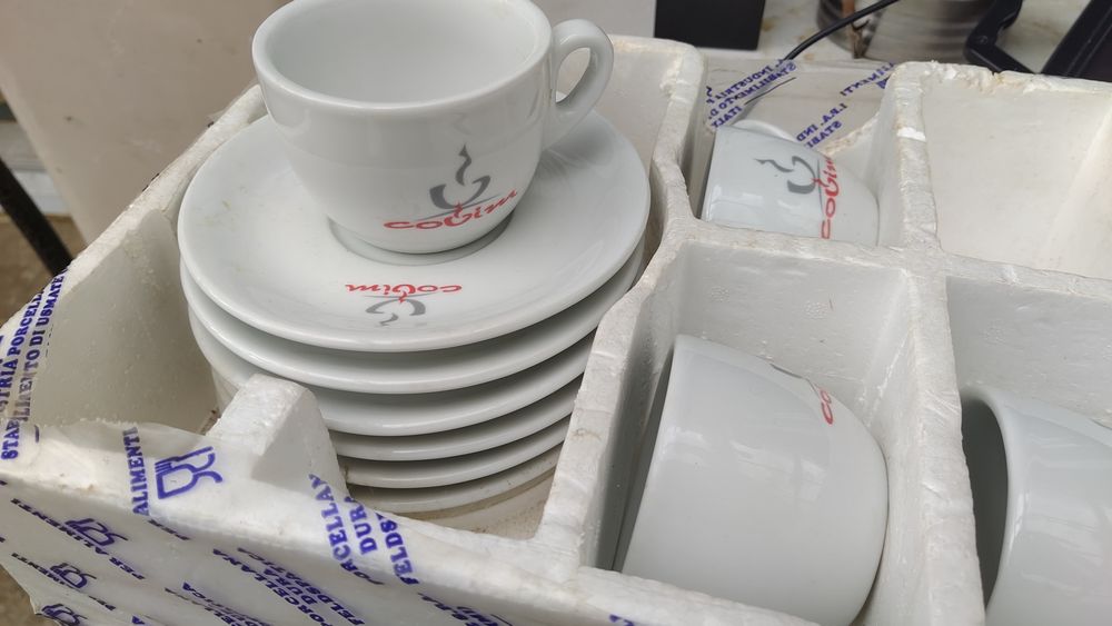 сервиз за кафе , чисто нов