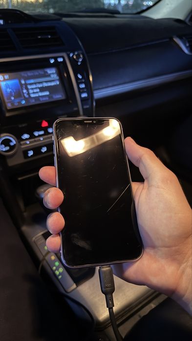 iPhone 11 розовый (акб 70)