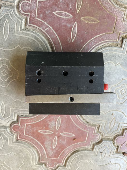 Крепления для пуансона листогиба