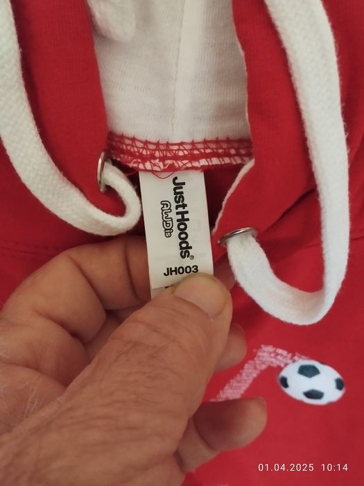 Продавам фен артикули на Ливърпул