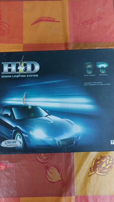 De vânzare set bec xenon.