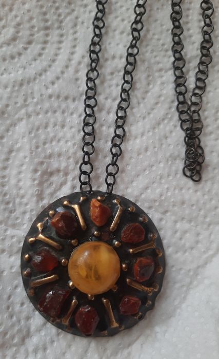 Янтарная подвеска с цепочкой