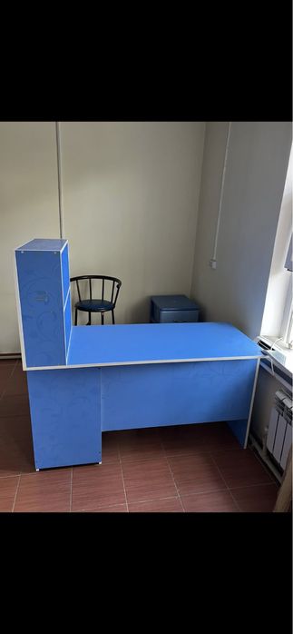 Стол маникюрный