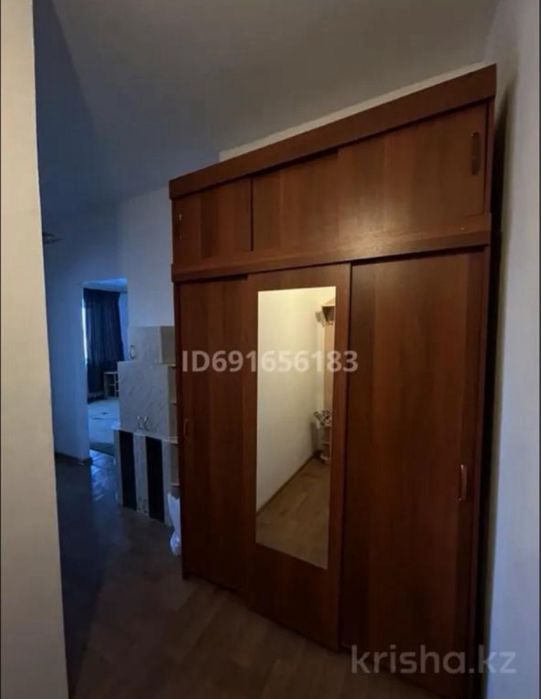 Шкаф большой для одежды