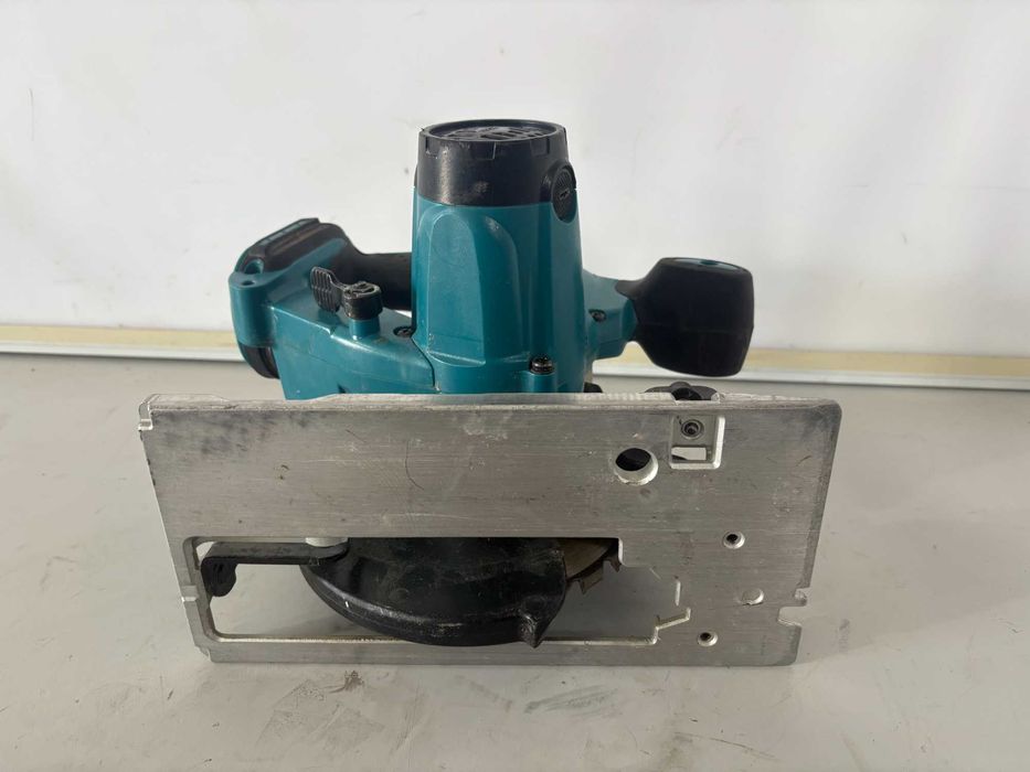 Ръчен циркуляр - Makita 18V li ion
