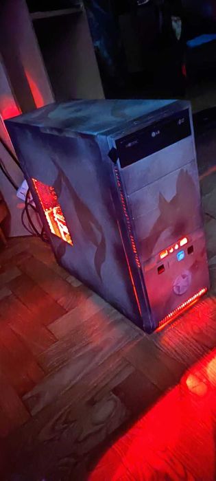 Компютри от Собственик: Геймърски (i7/RX580) и Настолен за Работа/Игри (SSD+HDD)