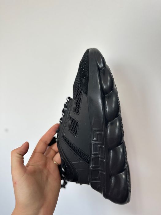 Versace chain reaction
