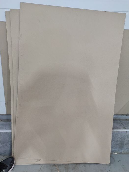 Картон переплётный 8.000  сум донаси