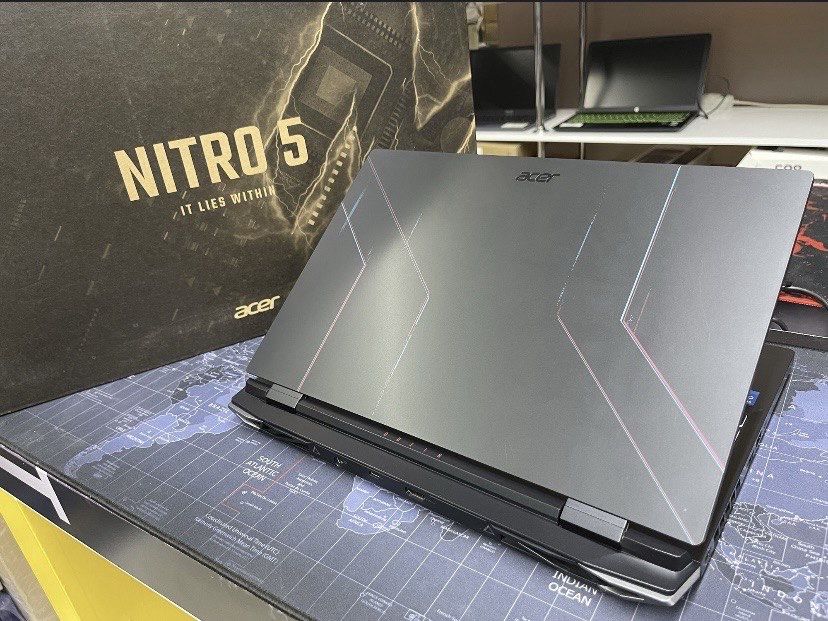 Игровой мощный ноутбук Acer