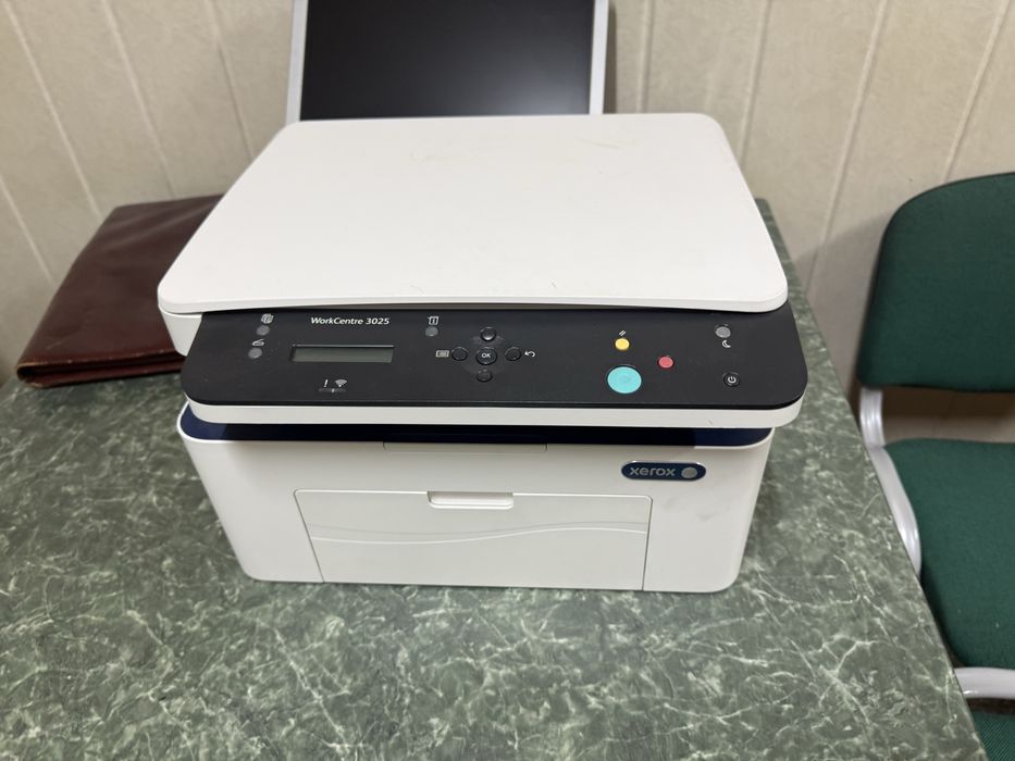 Принтер xerox.