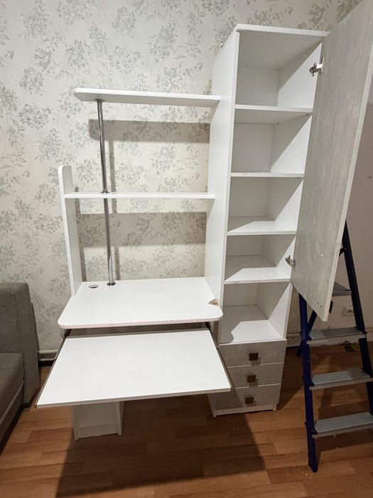 Продам письменный столик