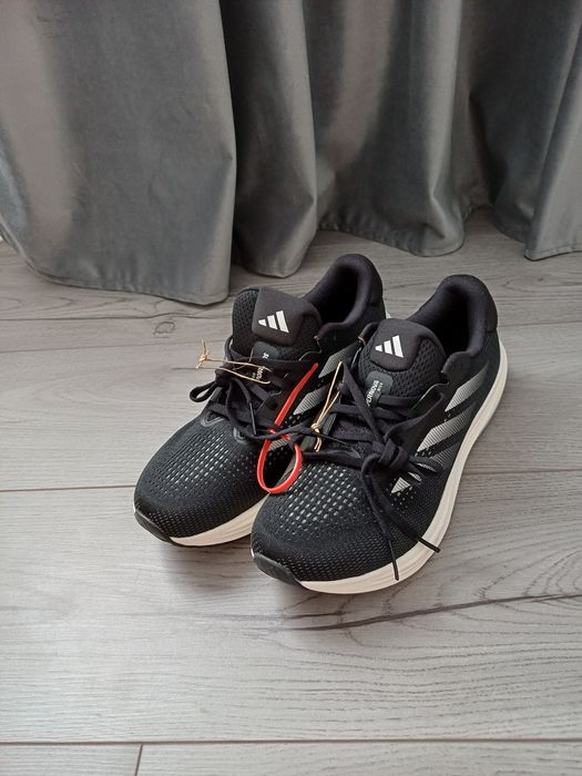 Adidas Supernova, fara cutie