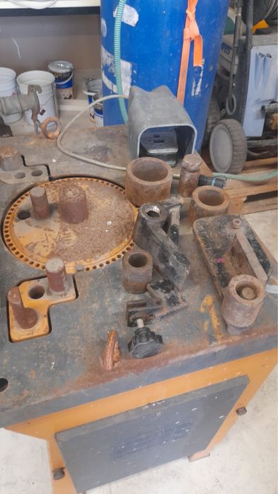 Masina de fasonat fier beton