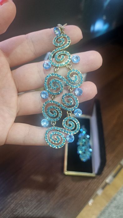 продам  очень красивые серьги