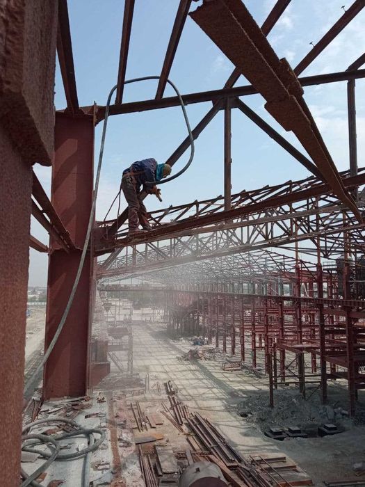 Пескоструй, покраска,  нанесение сложных составов на поверхностей.