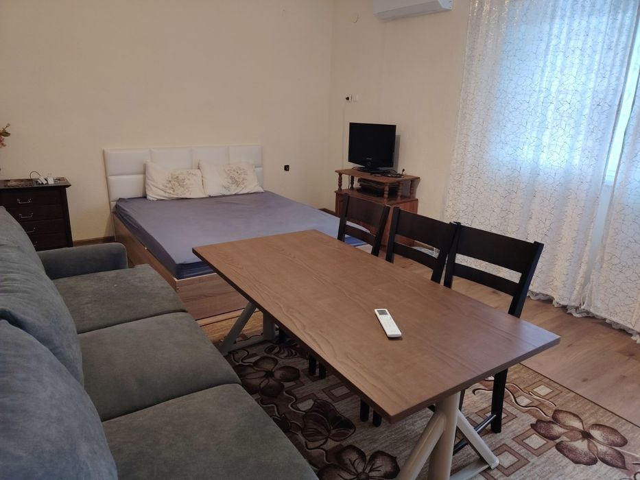 Етаж от къща кв. Галата+1/2 от дворно място 420кв.м