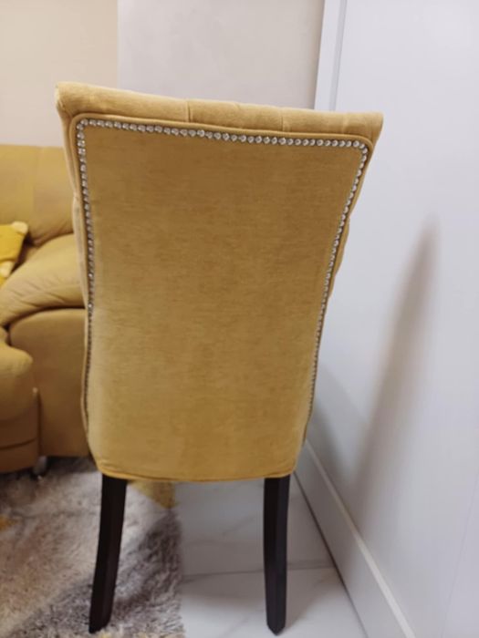 Продавам 6 броя трапезни стола