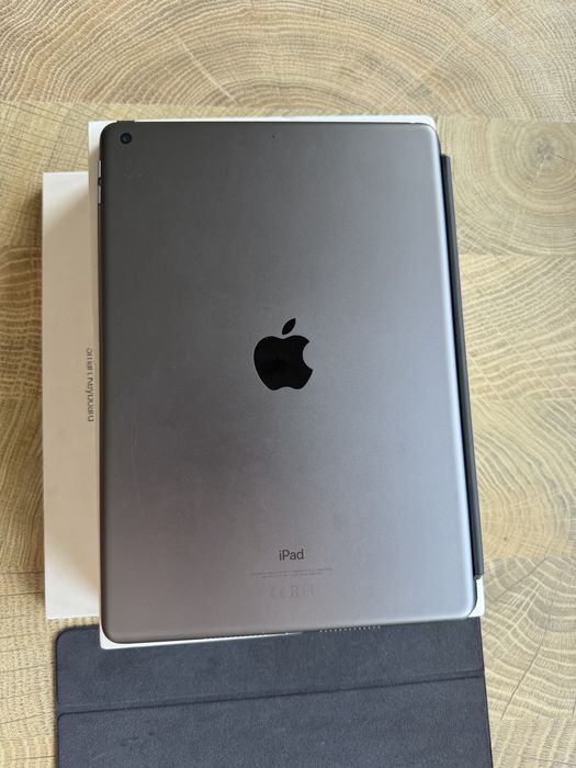 Ipad 9+ apple pencil +apple smart keyboard+apple smart folio
