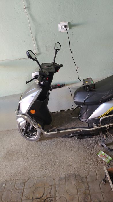 Skuter sotiladi holati zo'r