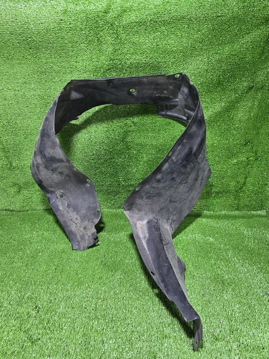 Подкрылок подкрыльник локер передний правый Мазда 626 птичка mazda